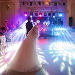 Vrei o coregrafie perfecta pentru dansul mirilor? Uite 5 sfaturi utile.